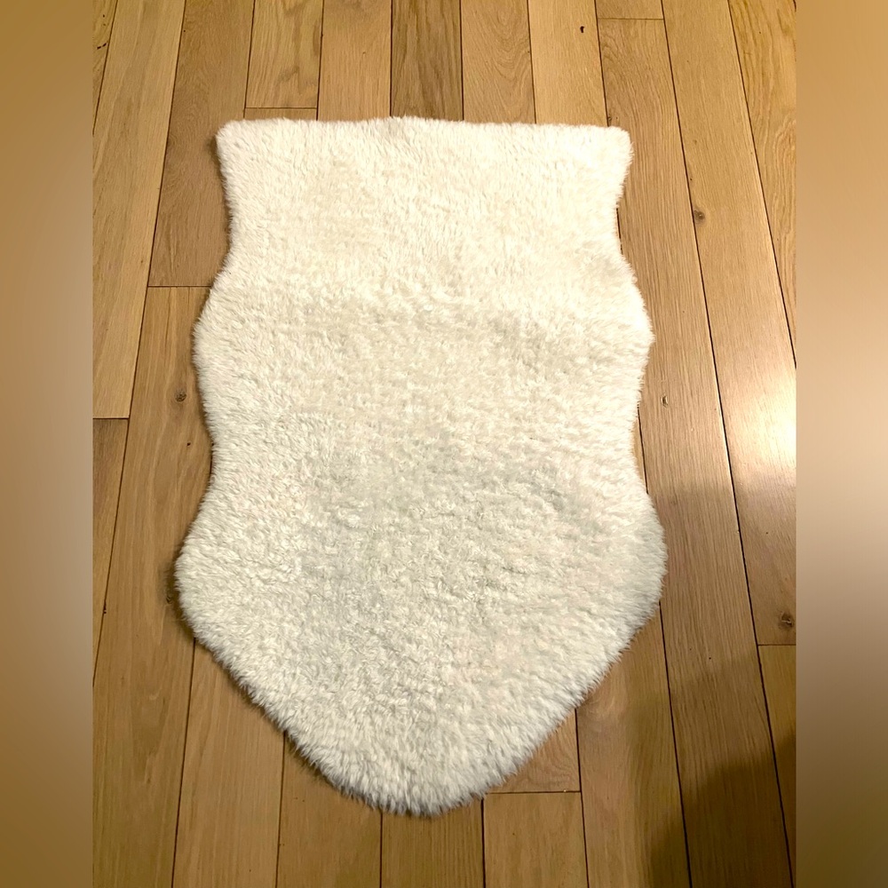Floor rug